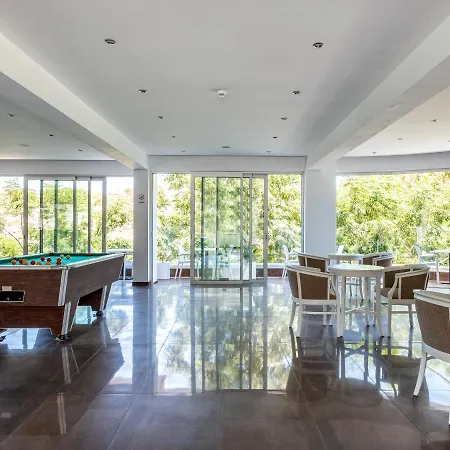 Bright, Charming, And Well-Planned Vacation Flat For A Small Family All Yours アパート *